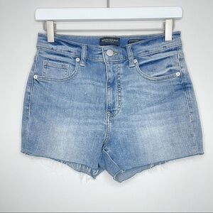 Banana Republic High Rise 3” Denim Short Size 26